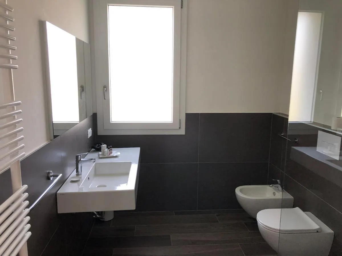 بسكييرا ديل غاردا B&B Alma Garda Lake 3*, بسكييرا ديل غاردا