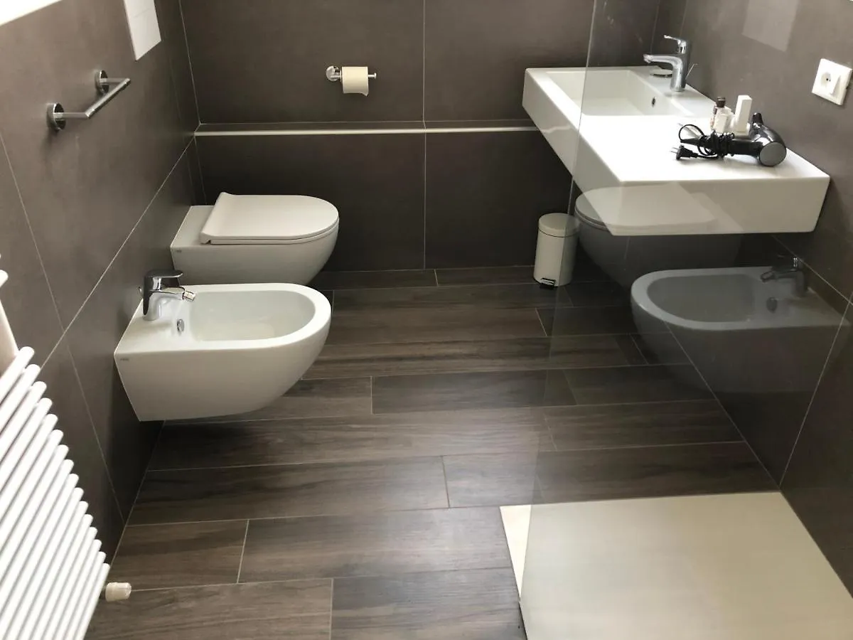 بسكييرا ديل غاردا B&B Alma Garda Lake إيطاليا