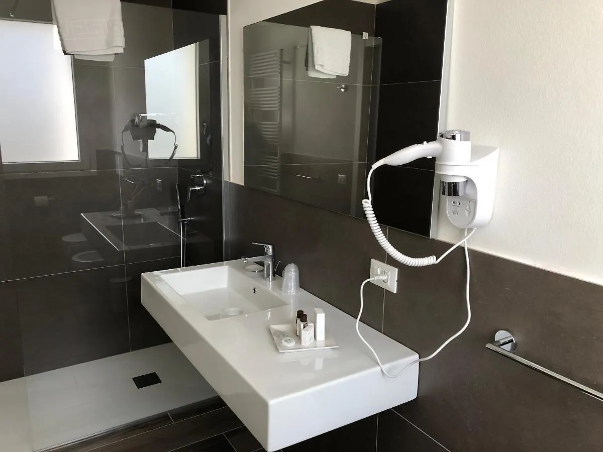 *** Bed & Breakfast B&B Alma Garda Lake Peschiera del Garda Italia