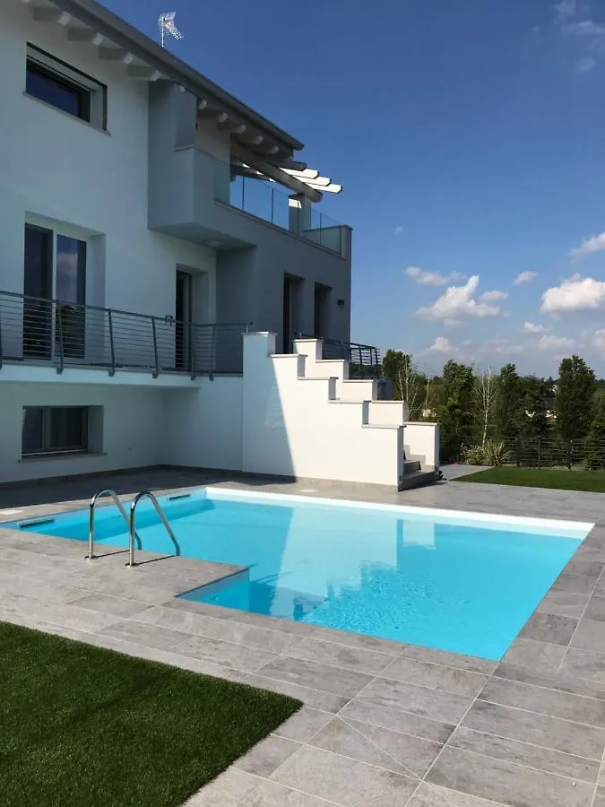 B&B Alma Garda Lake Peschiera del Garda 3*,  Italia